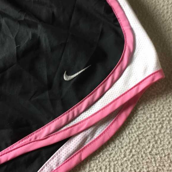 Nike small dry fit tempo running shorts - Picture 2 of 3